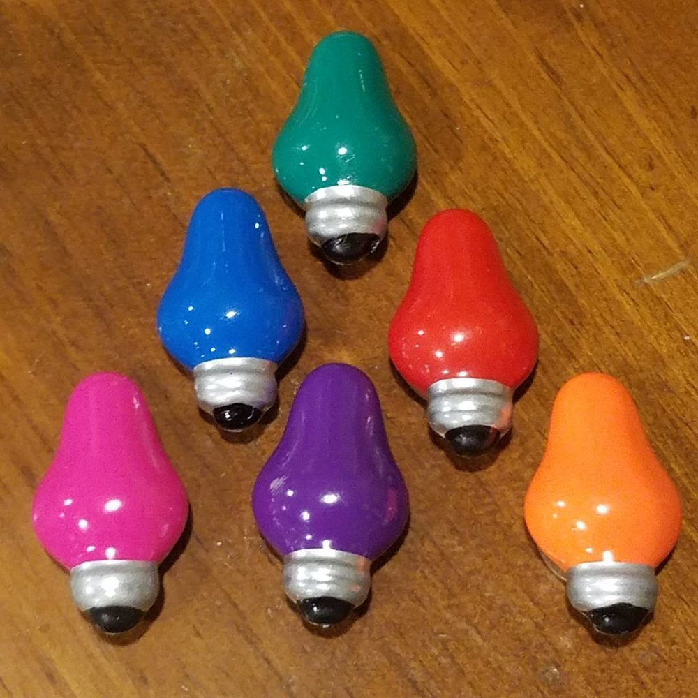 Vintage Christmas lightbulb button covers